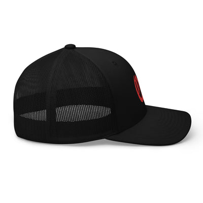 QN OLD ENGLISH BLACK RETRO TRUCKER HAT